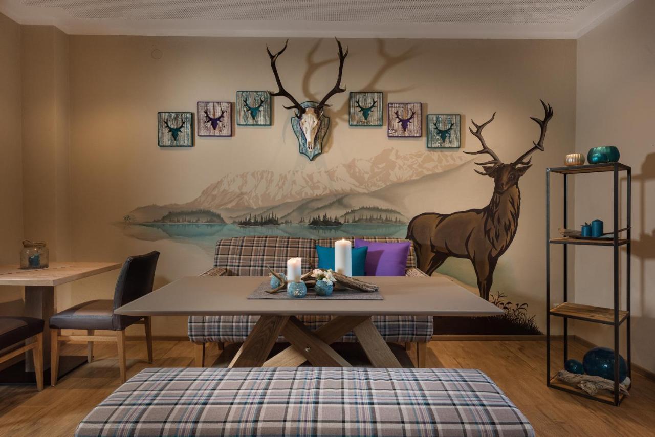 גראינאו Bayern Resort Hotel - Adults Only - Mit Zugspitzblick - Eibsee-Naehe - Wellnessbereich - Naturpool Im Sommer מראה חיצוני תמונה