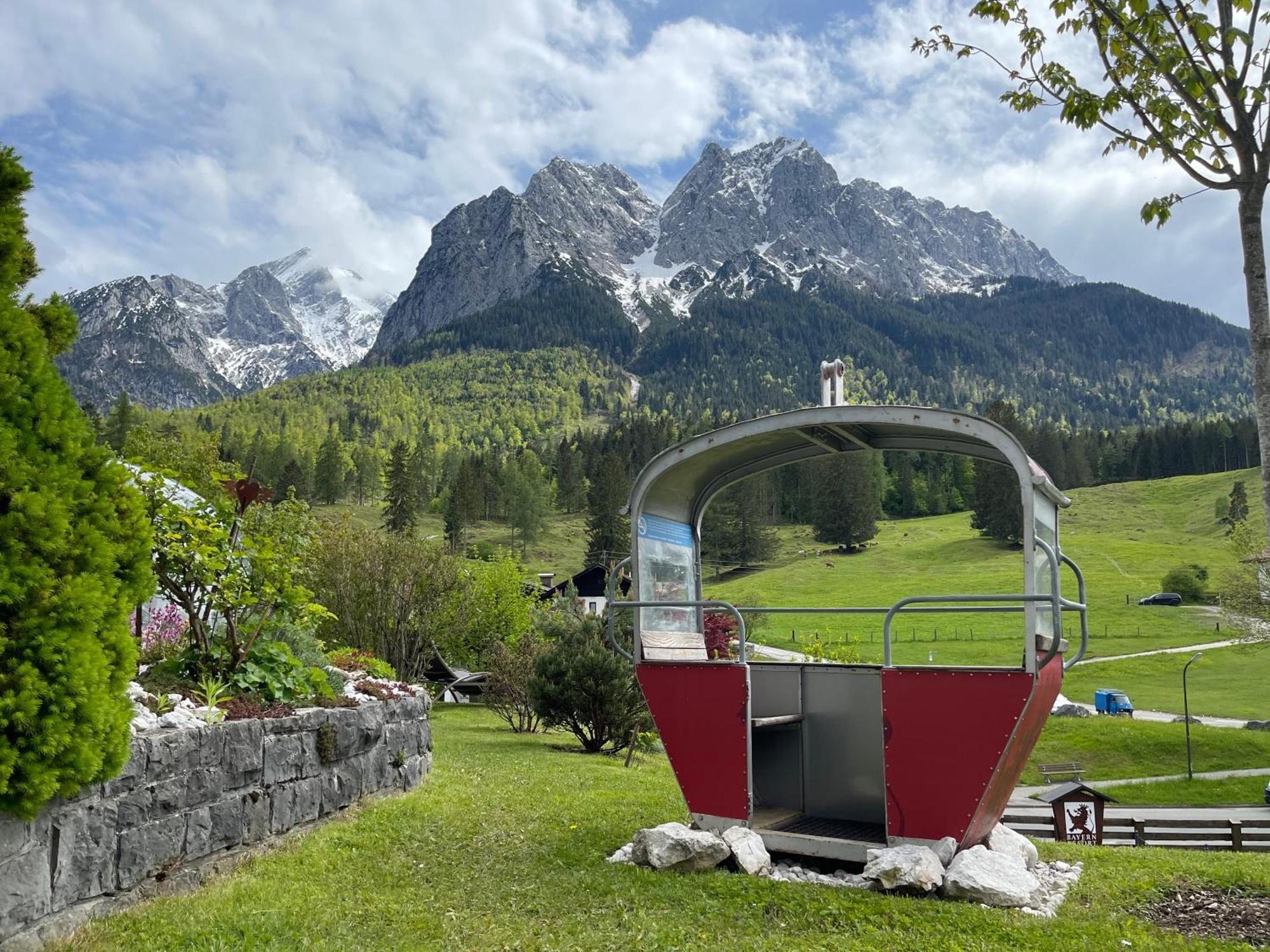 גראינאו Bayern Resort Hotel - Adults Only - Mit Zugspitzblick - Eibsee-Naehe - Wellnessbereich - Naturpool Im Sommer מראה חיצוני תמונה