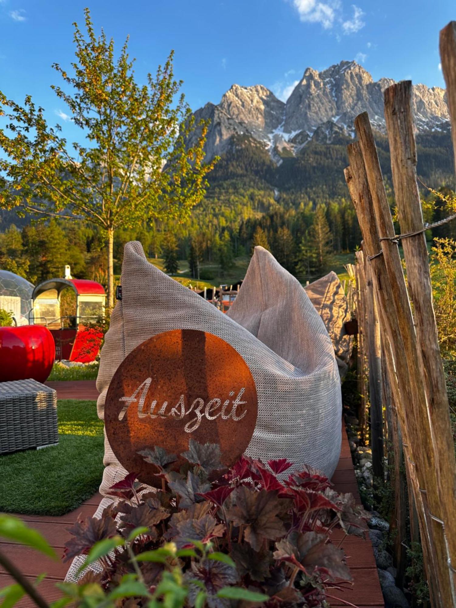 גראינאו Bayern Resort Hotel - Adults Only - Mit Zugspitzblick - Eibsee-Naehe - Wellnessbereich - Naturpool Im Sommer מראה חיצוני תמונה