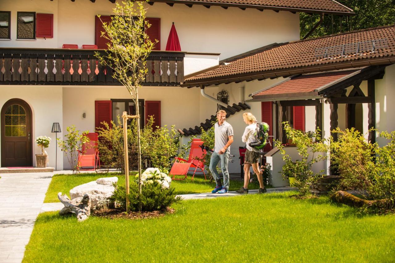 גראינאו Bayern Resort Hotel - Adults Only - Mit Zugspitzblick - Eibsee-Naehe - Wellnessbereich - Naturpool Im Sommer מראה חיצוני תמונה