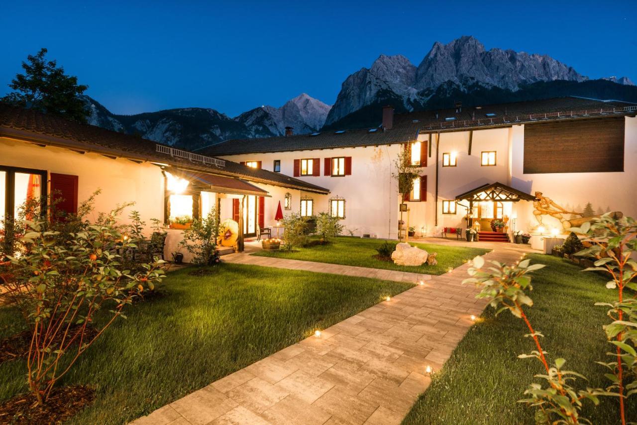 גראינאו Bayern Resort Hotel - Adults Only - Mit Zugspitzblick - Eibsee-Naehe - Wellnessbereich - Naturpool Im Sommer מראה חיצוני תמונה