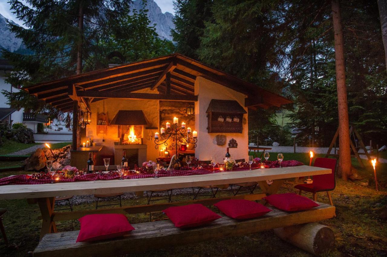 גראינאו Bayern Resort Hotel - Adults Only - Mit Zugspitzblick - Eibsee-Naehe - Wellnessbereich - Naturpool Im Sommer מראה חיצוני תמונה