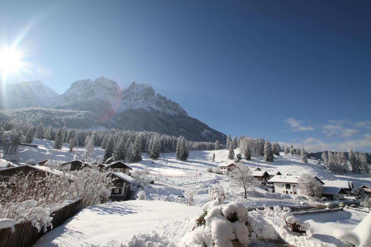 גראינאו Bayern Resort Hotel - Adults Only - Mit Zugspitzblick - Eibsee-Naehe - Wellnessbereich - Naturpool Im Sommer מראה חיצוני תמונה