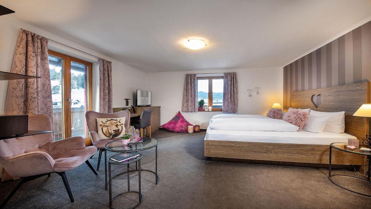 גראינאו Bayern Resort Hotel - Adults Only - Mit Zugspitzblick - Eibsee-Naehe - Wellnessbereich - Naturpool Im Sommer מראה חיצוני תמונה