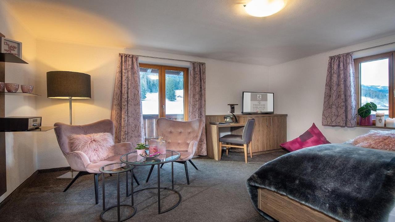 גראינאו Bayern Resort Hotel - Adults Only - Mit Zugspitzblick - Eibsee-Naehe - Wellnessbereich - Naturpool Im Sommer מראה חיצוני תמונה