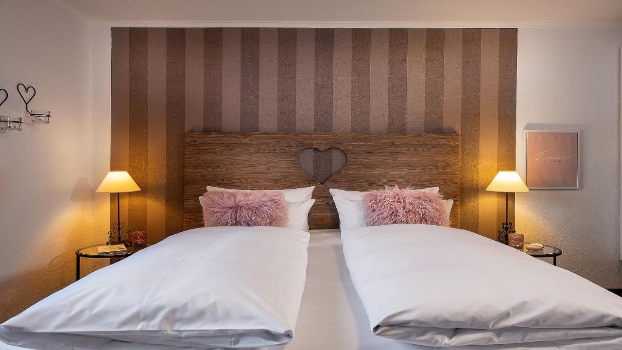 גראינאו Bayern Resort Hotel - Adults Only - Mit Zugspitzblick - Eibsee-Naehe - Wellnessbereich - Naturpool Im Sommer מראה חיצוני תמונה